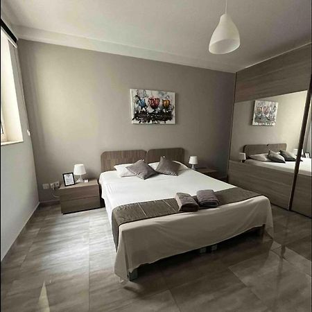 F10 Room 1, Private Double Room With Private Bathroom In Shared Flat Msida Dış mekan fotoğraf