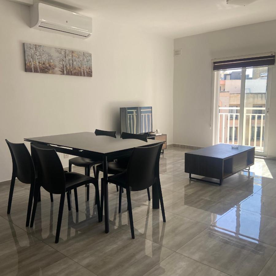 F10 Room 1, Private Double Room With Private Bathroom In Shared Flat Msida Dış mekan fotoğraf